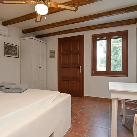 Remarkable Naxos | Timcanpy | 4 Bedrooms | Spaccious Sun Terrace | Outdoor Private Pool Surrounded By Lush Gardens | Stelida Villa Stelida (Naxos)